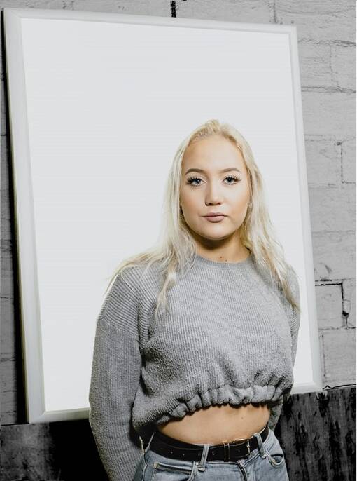 Passikuvauksen alu LED tausta A0 n 84x119 - tilaustuote - Passikuvaustaustat ja valaistus - 38204 - 1