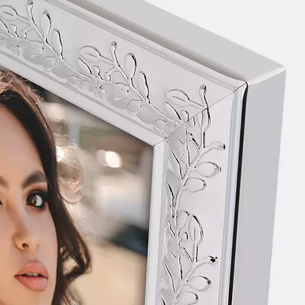 Silver hopeoitu koristereuna 15x20 metallikehys samettitaustalla - Metalli- ja ruusukehykset, alumiinikehys - 42165 - 2