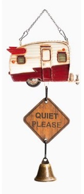 Asuntovaunu ovikello - punainen, 31x15x5cm - Peltikyltit ja metallikoristeet kuville - 36646 - 1