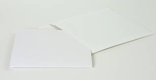 Kirjekuori 110x210 mm tarrasuljennalla 500 kpl - Kiitoskortit ja kartonkikansiot - 40639 - 2