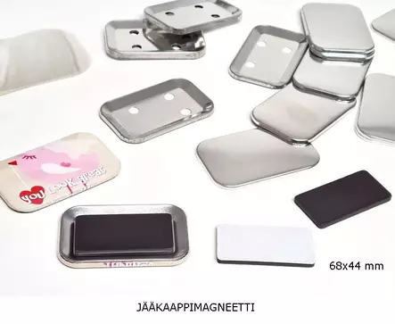 Rintamerkki 68x44mm - jääkaappimagneetti (500kpl) - tilaustuote - Rintamerkkilaitteet ja tarvikkeet - 42799 - 1